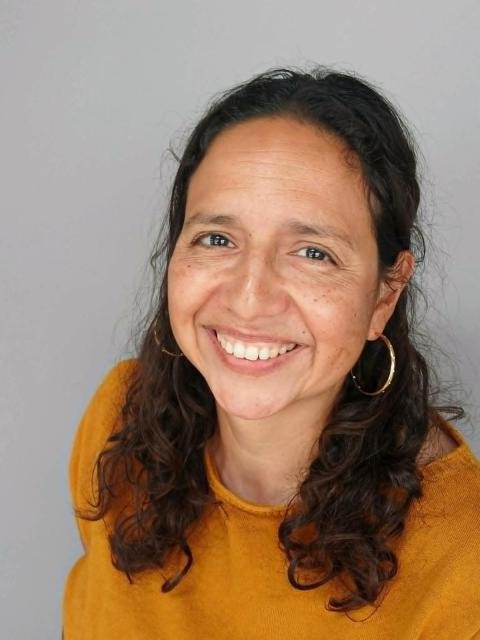 Amanda G Hines Headshot