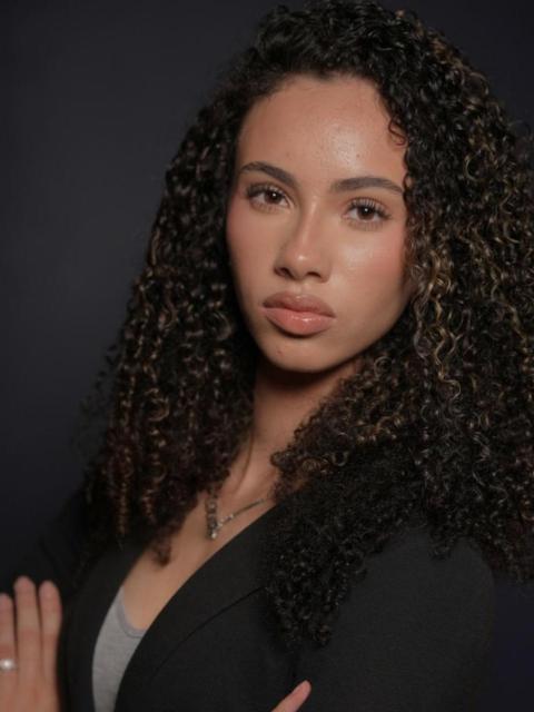Headshot of Sophia Shannon