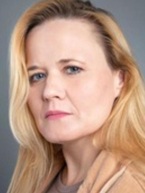 Headshot of Laurie Mahoney