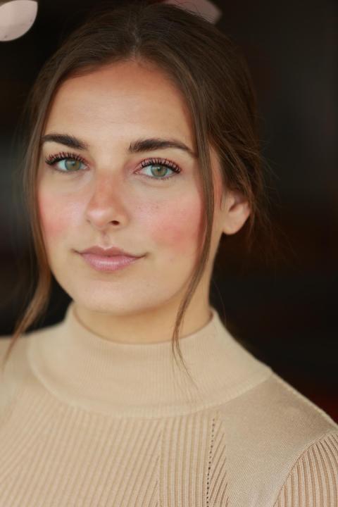 Isabelle Almoyan Acting Headshot