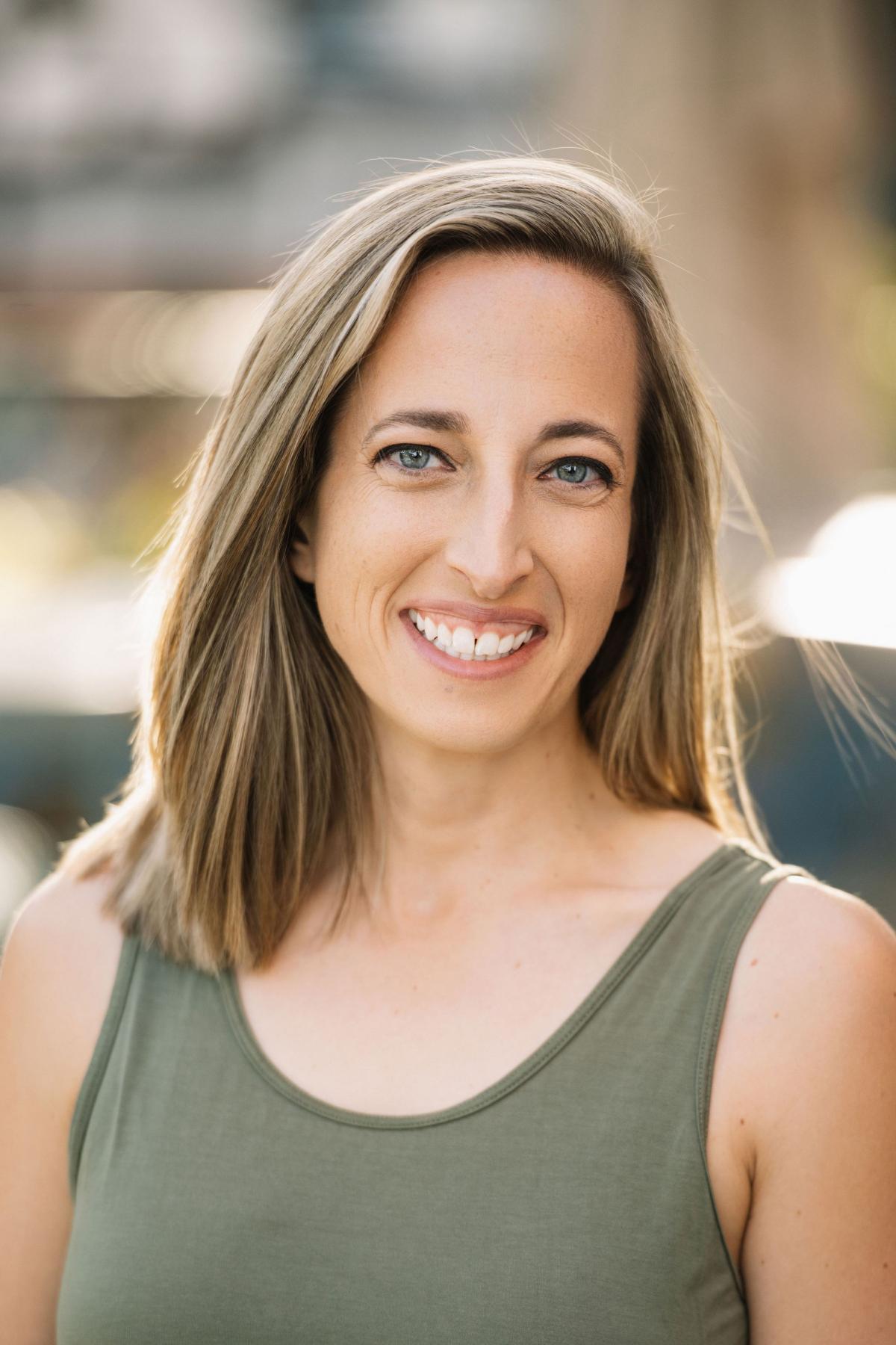 Sara Claiborne