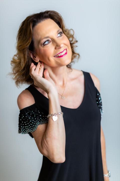 Photo of Julie Foster