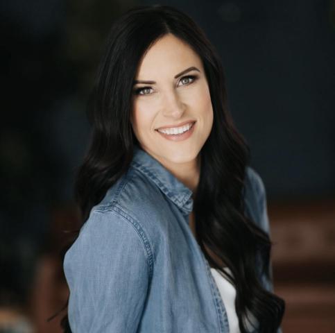 Headshot of Ashley Elaine